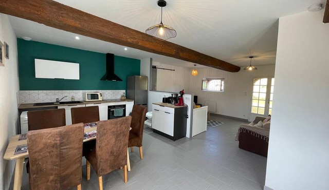 Charming Cottage in Beaulieu-sur-Loire: Ideal Family/Friends Getaway, Near Historic Sites and Vineyards