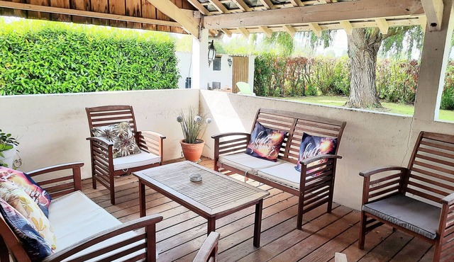 Charming Cottage near Loire River with Garden, Covered Terrace & Easy Access to Saumur Attractions