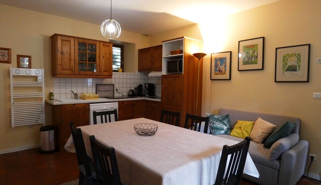 Charming Cottage with Pool Near Dreux and Chartres - Sleeps 4