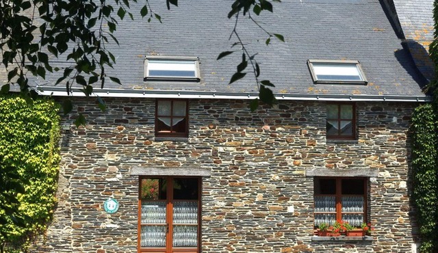 Charming Cottage with Garden, Near Nantes, Baby & Pet-Friendly