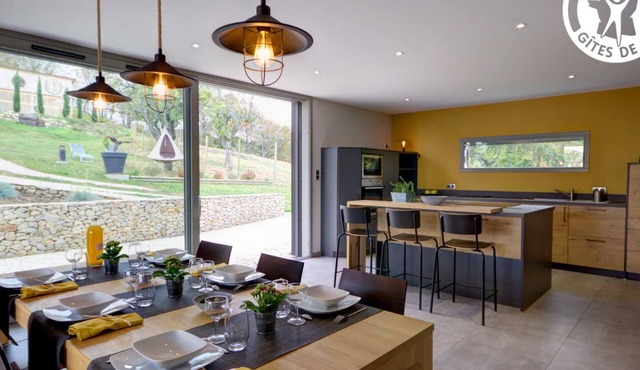 Charming Cottage for 6, Private Garden & Pond