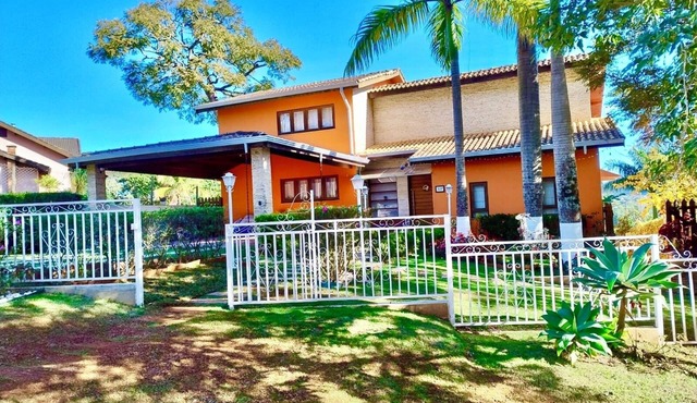 Charming cottage/HEATED POOL in GATED community Champs Privés