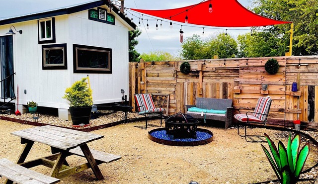 Charming cottage in delightful Kyle with AC, WiFi