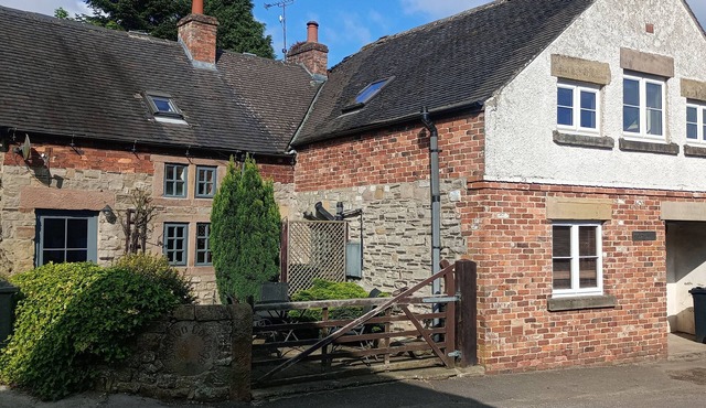 Charming cottage in rural village, ideal for Carsington Water and Peak District