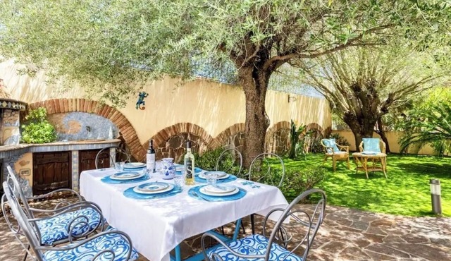 Charming cottage in Cala Gonone! IUN. GOV. EN/P7508