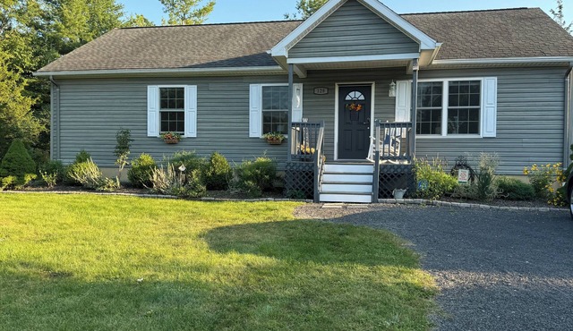 Charming Cottage in Private Lake Community (Pet-Friendly!)