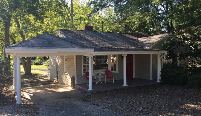 Charming Cottage on Bustling Canton St-Walk to restaurants, shops, and parks!