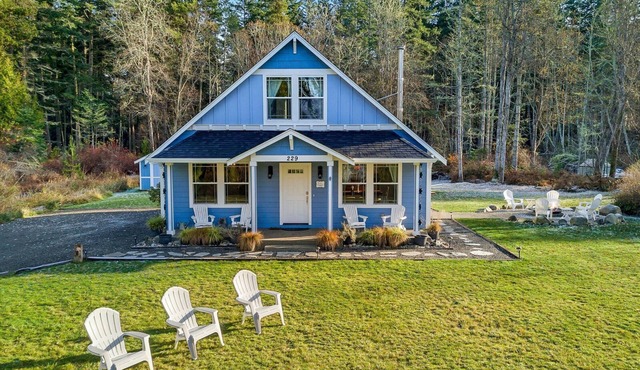 Charming Cottage near Roche Harbor! (BSB)