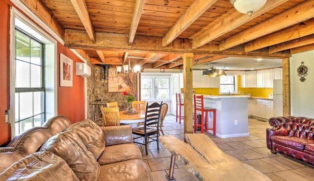 Charming Cottage w/Deck in Blue Ridge!