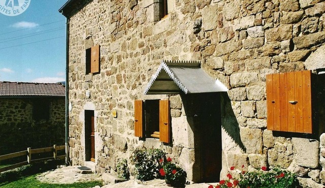 Charming cottage with fireplace, wifi included