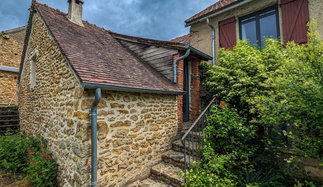 Charming Cottage with Heated Pool, Private Garden, Near Creuse River and Historic Villages