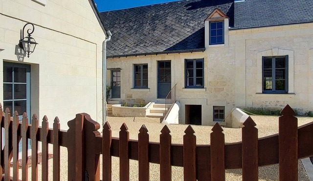 Charming cottage with garden near castles, WiFi, parking included