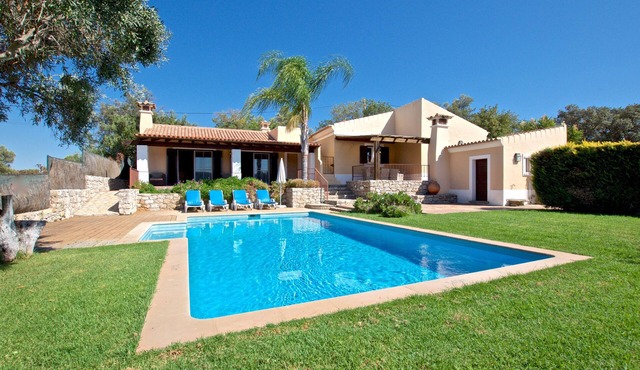 Charming Countryside Cottage