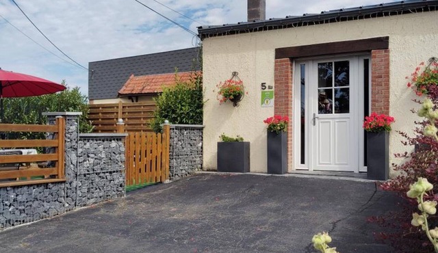 Charming Countryside Cottage with Terrace, Pet-Friendly, Near Val Joly