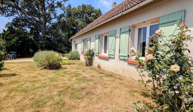 Charming Countryside Getaway: Spacious Home with Private Garden and Easy Access to Local Attractions