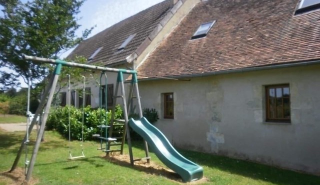 *Charming Countryside House with Garden & Near River, Sleeps 10*