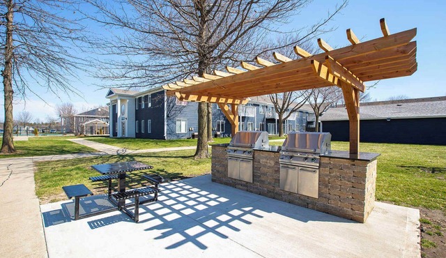Charming & Cozy 2BD Suite w/ Gym & Pool