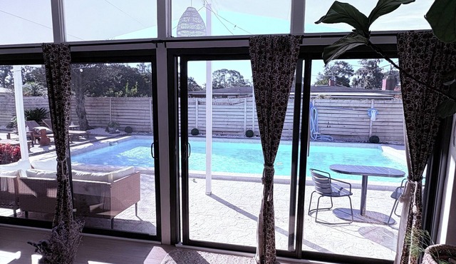 Charming Cozy and Coastal 3-bedroom house in central Jacksonville - NO POOL