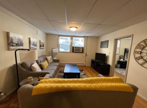 Charming Cozy Walking Distance To Attractions