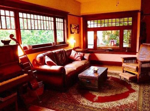 Charming Craftsman in Eugenes Historic Whiteaker Neighborhood