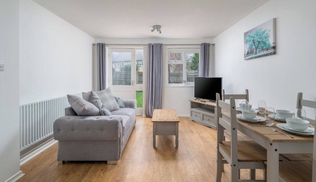 Charming Crawley Getaway 1br Near Gatwick Airport
