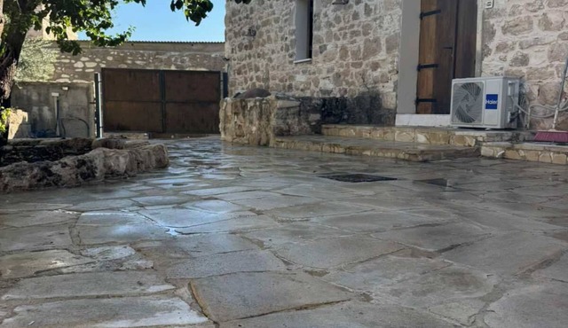 Charming Cyprus Getaway in Páfos - Garden View Holiday House