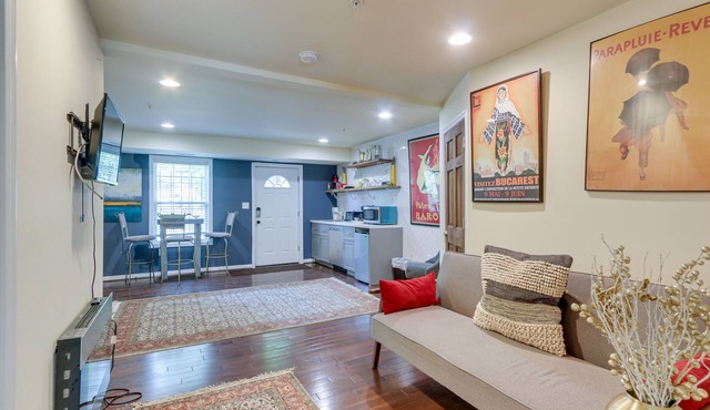 Charming DC Vacation Rental w/ Private Patio!