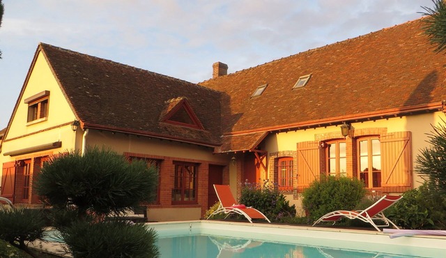CHARMING DESTINATION AND RELAXATION in the countryside 12 people with spa pool