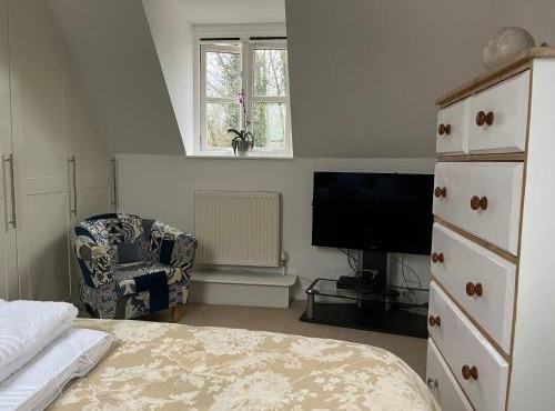 Charming Detached Cottage Guest Room in Silsoe Village