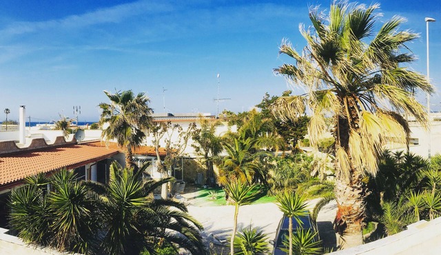 Charming detached villa for up to 8 people 150 meters from the sea