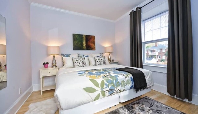 Charming Dilworth 1BR King Condo | Balcony | Walkable