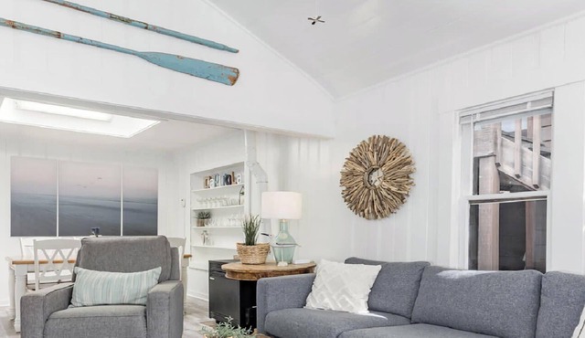Charming Dog-Friendly Cottage Near Beach