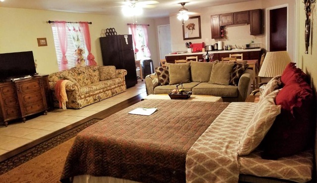 Charming Downstairs Unit