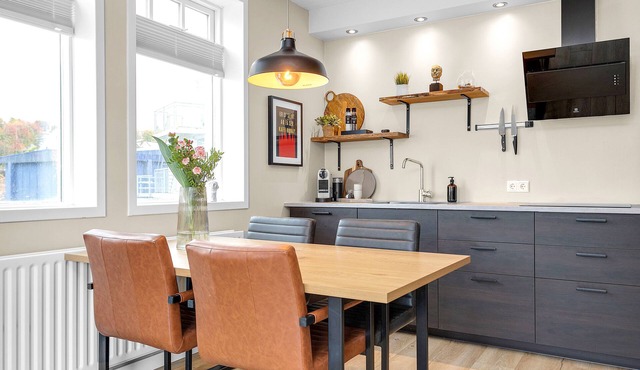 Charming downtown apartment with balcony