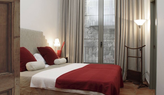 Charming duplex Artistic Heritage of the XVth Century Catalan Gothic Style.