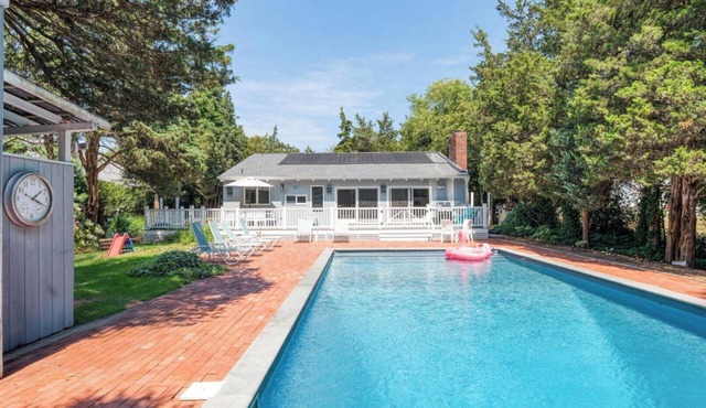 Charming East Hampton Home, Private Heated Pool, Perfect for Families