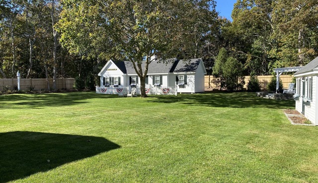 Charming Edgartown Guesthouse