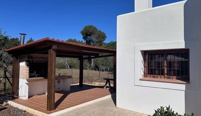 Charming Private Villa for Ultimate Outdoor Living with Private Pool - Pet Friendly