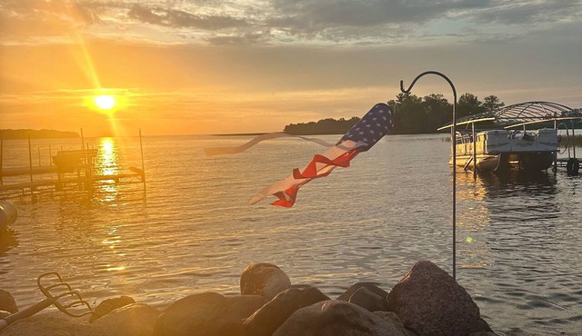 Charming Fall Cabin on Lake Mille Lacs; Relax, Fish & Watch the Sunset