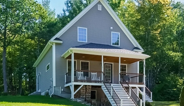 Charming family-friendly home near the Lake, deck, and backyard playground