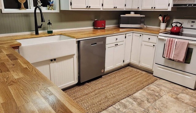 Charming farmhouse with WiFi in Arlington