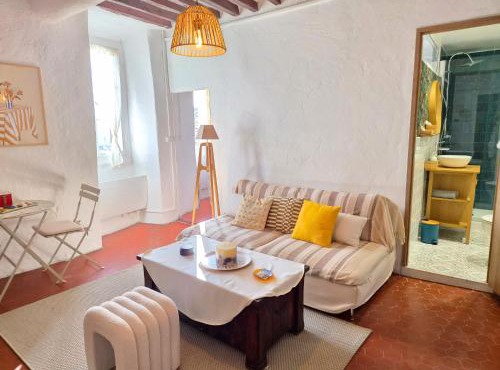 Charming flat in St Paul village