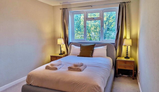 Charming Flat Near London Attractions