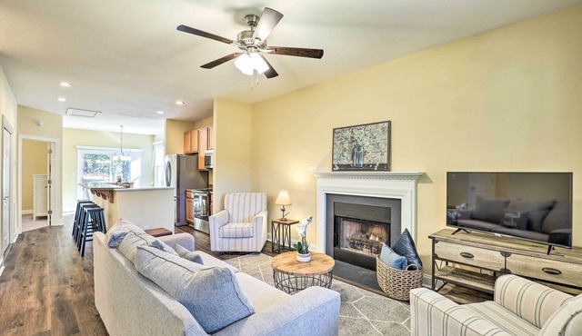 Charming Flat Rock Townhome w/On-Site Trails