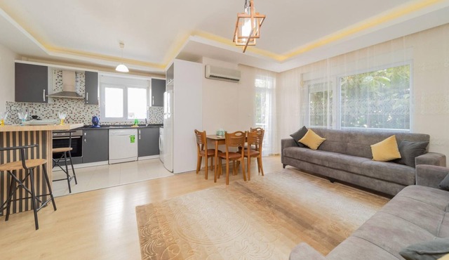 Charming Flat w Balcony 5 min to Beach in Antalya