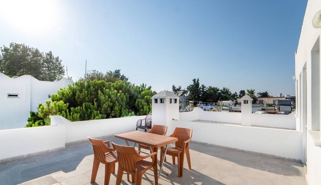 Charming Flat w Terrace 3 min to Beach in Bodrum