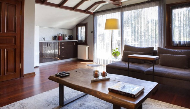 Charming Flat with a Lovely Terrace in Yenikoy
