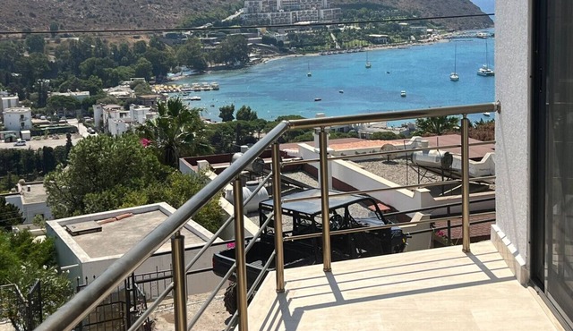 Charming Flat with Sea View near Beach in Akyarlar