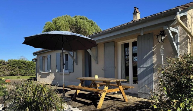 Charming house, terrace, pets allowed - 4 guests