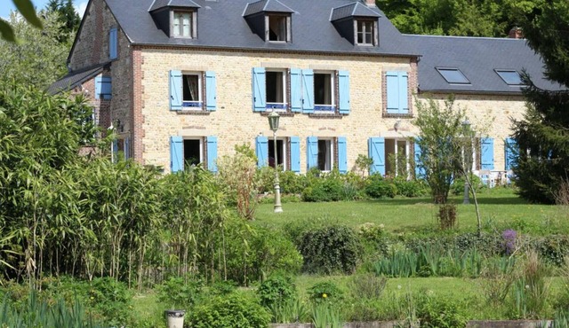 Charming duplex in the heart of Pays des haras with peaceful garden and WiFi
